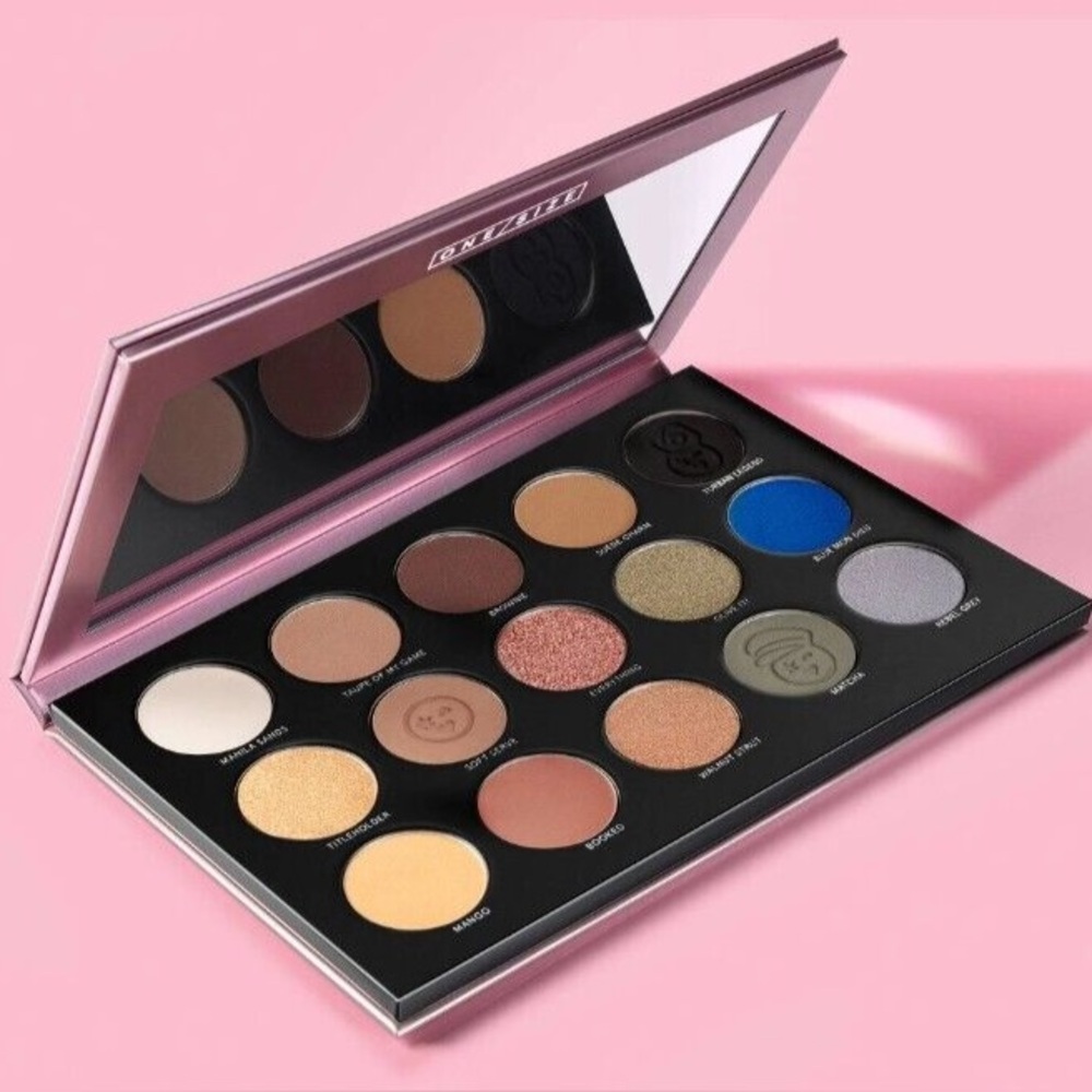 ONE/SIZE Patrick Starrr Visionary Eyeshadow Palette 15 Shades